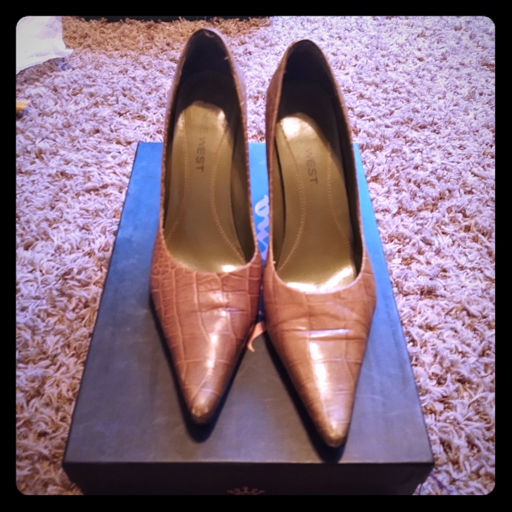 Tan Gator Heels
